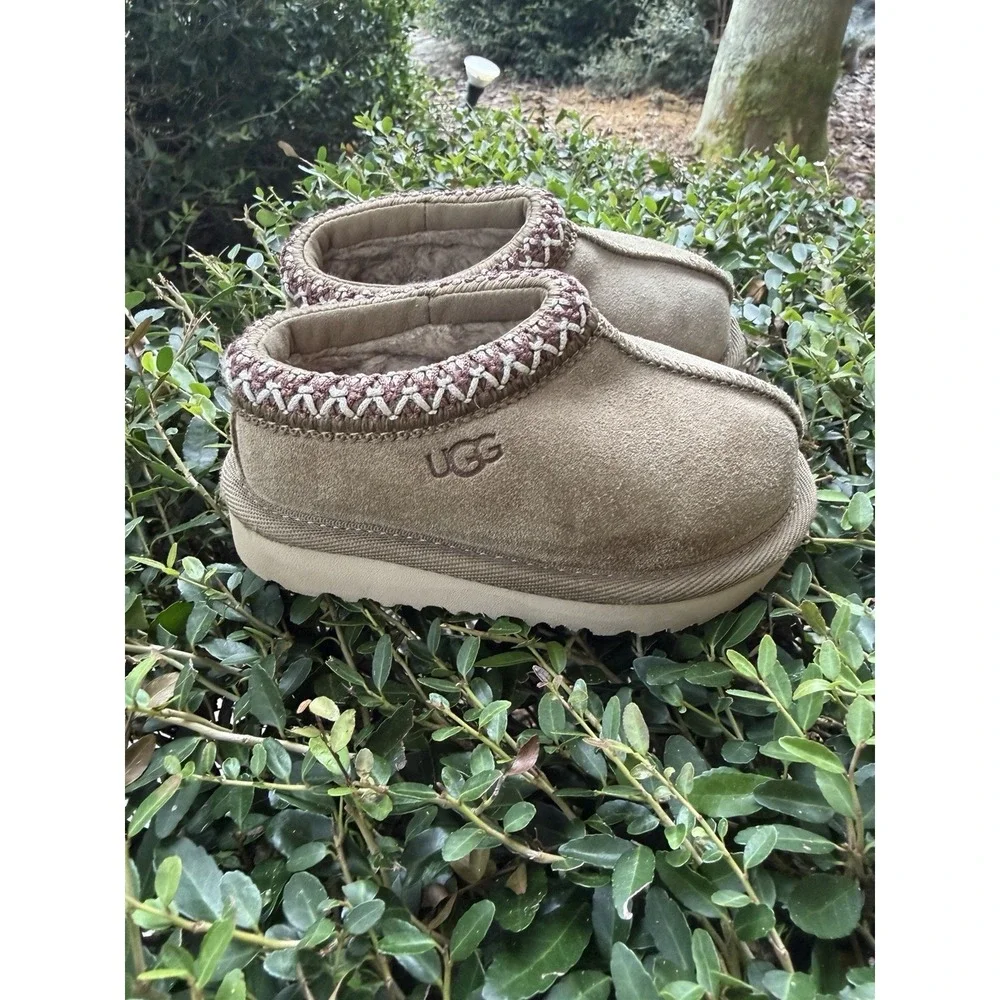 UGG toddler sz